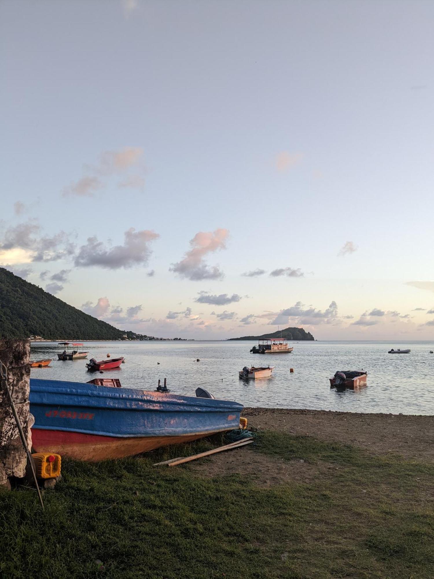 Rainbow Heights Apartment, Soufriere Exterior photo